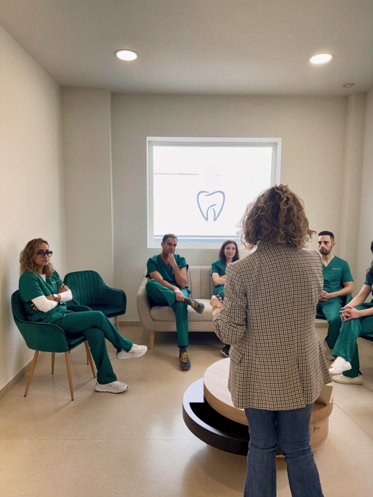 formación clinica dental dentilux